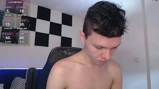 bryamado69 online show from November 2025 03:40:01 PM