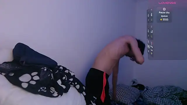 bryamado69 online show from May 2026 01:28:02 PM