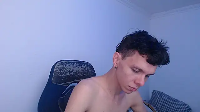 bryamado69 online show from June 2026 07:54:01 AM