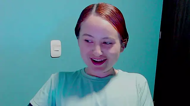 Snapshot of zoe_jones3 chatting on December 2024 10:17:01 AM zoe jones3 online show from December 2024 10:17:01 AM