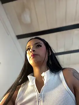 Laura fernandezII online show from February 2025 02:43:01 PM