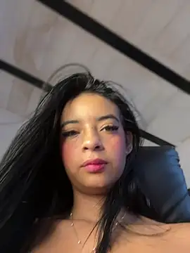 Laura fernandezII online show from February 2025 12:39:02 PM