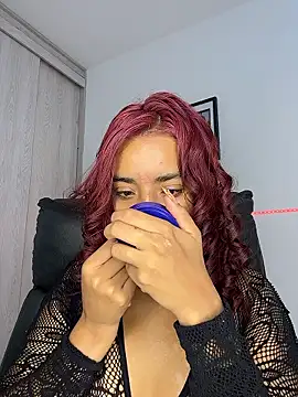 Laura fernandezII online show from January 2026 07:52:02 PM