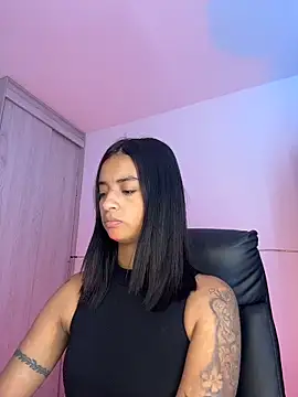 Laura fernandezII online show from April 2026 06:46:02 PM
