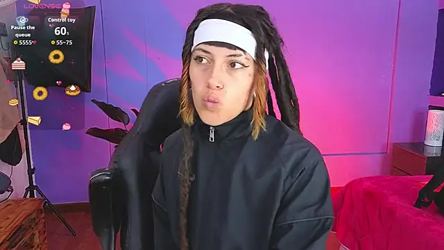  sharlotte777 online show from October 2025 01:45:02 PM