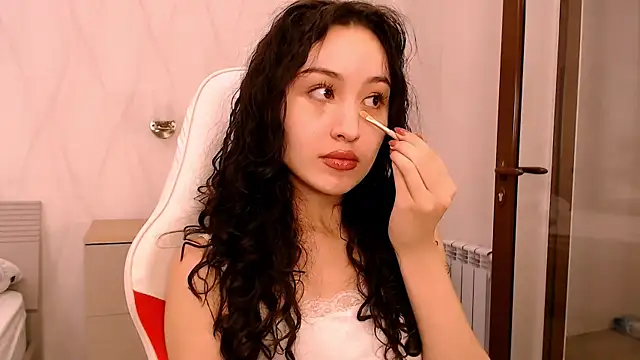 Snapshot of Ann__Cute chatting on December 2025 06:41:02 AM Ann Cute online show from December 2025 06:41:02 AM