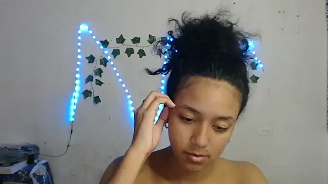 Snapshot of ley_blus10 chatting on January 2025 07:34:02 AM ley blus10 online show from January 2025 07:34:02 AM