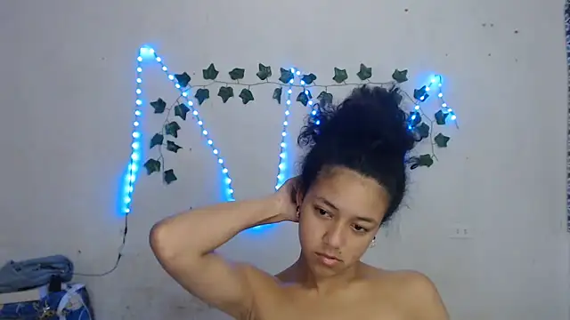 Snapshot of ley_blus10 chatting on January 2025 02:35:02 PM ley blus10 online show from January 2025 02:35:02 PM