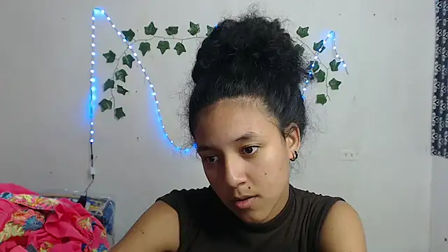 Snapshot of ley_blus10 chatting on January 2025 05:11:01 AM ley blus10 online show from January 2025 05:11:01 AM
