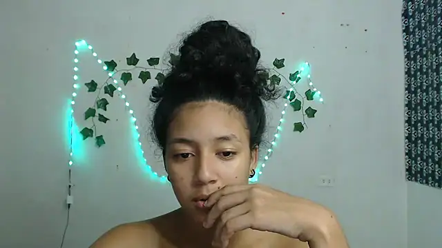 Snapshot of ley_blus10 chatting on January 2025 09:34:02 AM ley blus10 online show from January 2025 09:34:02 AM