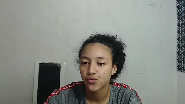 Snapshot of ley_blus10 chatting on January 2025 03:40:01 PM ley blus10 online show from January 2025 03:40:01 PM