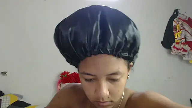 Snapshot of ley_blus10 chatting on February 2025 02:13:02 PM ley blus10 online show from February 2025 02:13:02 PM