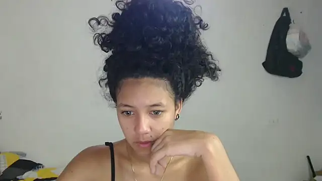 Snapshot of ley_blus10 chatting on February 2025 01:31:02 PM ley blus10 online show from February 2025 01:31:02 PM