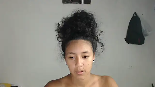 Snapshot of ley_blus10 chatting on March 2025 04:24:02 AM ley blus10 online show from March 2025 04:24:02 AM