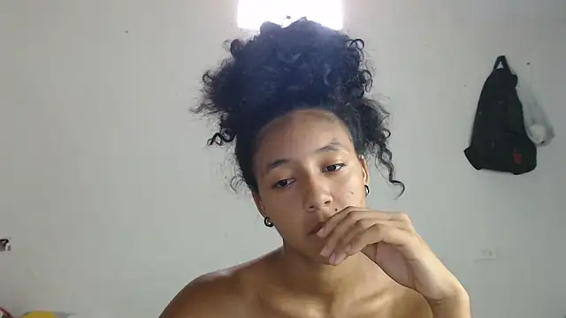 Snapshot of ley_blus10 chatting on March 2025 04:01:01 PM ley blus10 online show from March 2025 04:01:01 PM