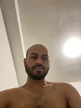 islandvybee55 online show from December 2024 08:20:01 AM