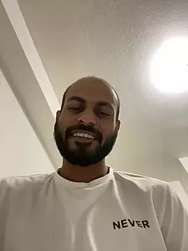 islandvybee55 online show from January 2025 01:53:01 AM