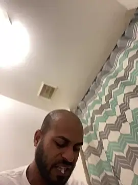 islandvybee55 online show from February 2025 06:04:01 AM