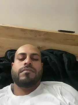 islandvybee55 online show from March 2026 02:17:01 PM