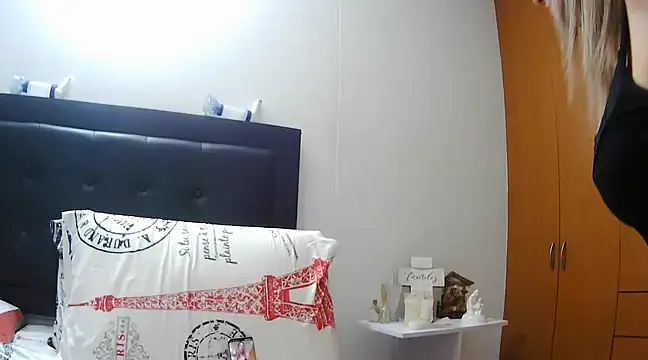 Snapshot of Latiinvenushot chatting on January 2025 09:15:01 PM Latiinvenushot online show from January 2025 09:15:01 PM