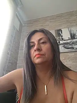 Snapshot of Latiinvenushot chatting on May 2026 03:40:01 PM Latiinvenushot online show from May 2026 03:40:01 PM