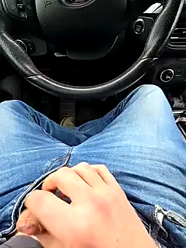 Titanhoott online show from January 2025 09:42:02 AM