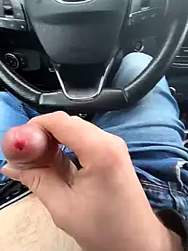 Titanhoott online show from January 2025 12:47:02 PM