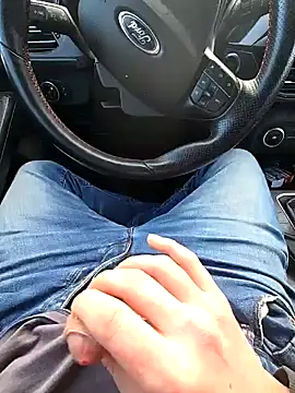 Titanhoott online show from January 2025 11:12:02 AM