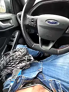 Titanhoott online show from January 2025 12:49:02 PM