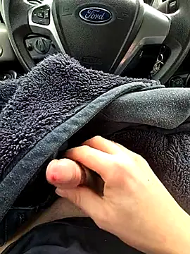 Titanhoott online show from February 2025 12:36:02 PM