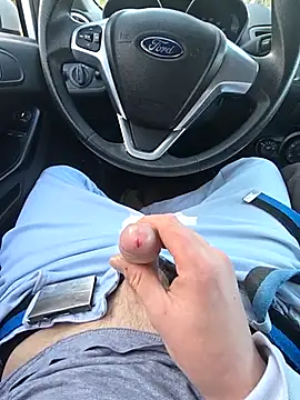 Titanhoott online show from March 2025 12:43:02 PM