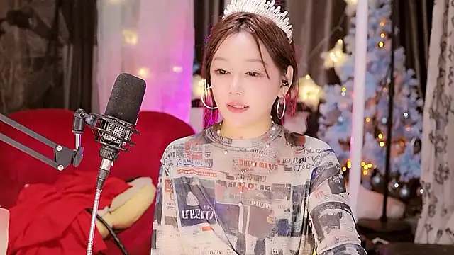 Snapshot of Missy_Nana21 chatting on December 2024 07:10:01 PM Missy Nana21 online show from December 2024 07:10:01 PM