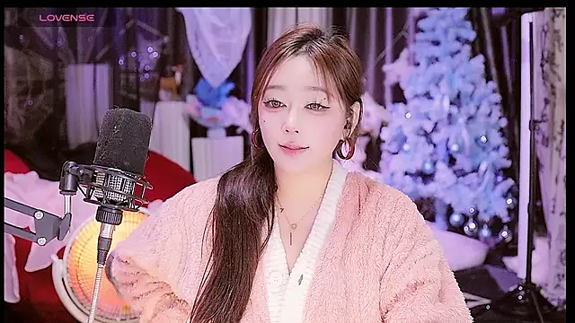 Snapshot of Missy_Nana21 chatting on January 2025 04:11:02 PM Missy Nana21 online show from January 2025 04:11:02 PM