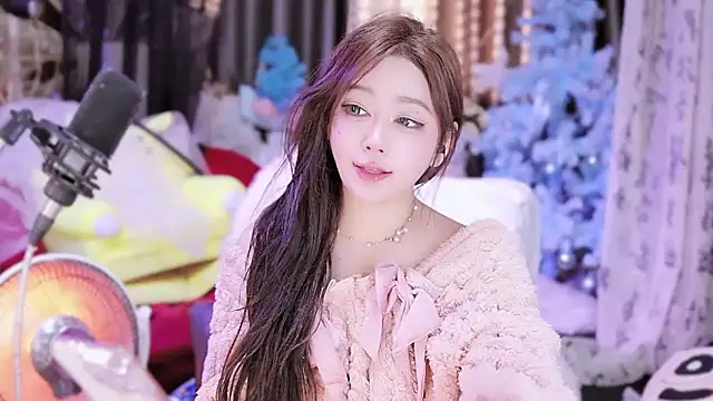 Snapshot of Missy_Nana21 chatting on February 2025 04:25:01 PM Missy Nana21 online show from February 2025 04:25:01 PM