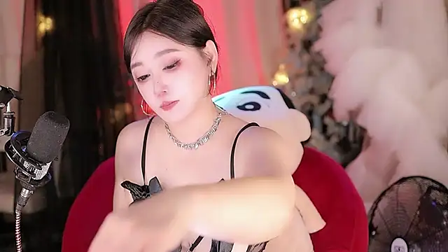 Missy Nana21 online show from June 2026 04:00:02 PM
