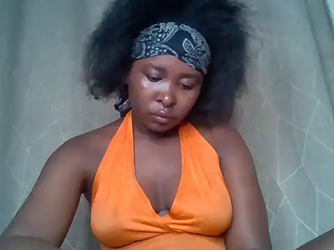 Moonfades online show from February 2026 03:00:02 AM