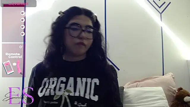 Snapshot of EsmeraldaSantoss chatting on January 2025 04:31:02 AM EsmeraldaSantoss online show from January 2025 04:31:02 AM