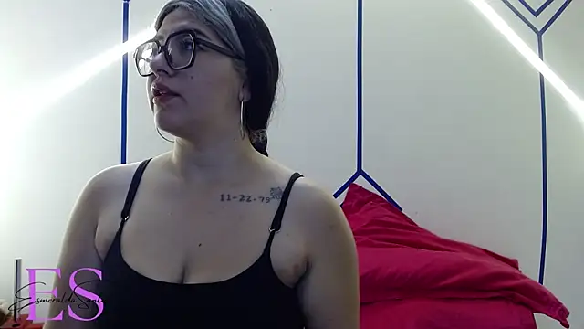 Snapshot of EsmeraldaSantoss chatting on February 2025 12:33:01 PM EsmeraldaSantoss online show from February 2025 12:33:01 PM