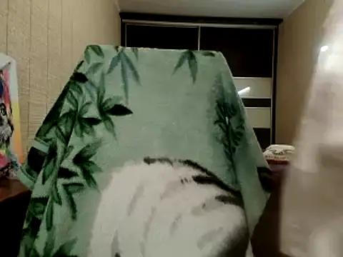 Snapshot of Lia_Laguna77 chatting on November 2025 09:57:01 PM Lia Laguna77 online show from November 2025 09:57:01 PM