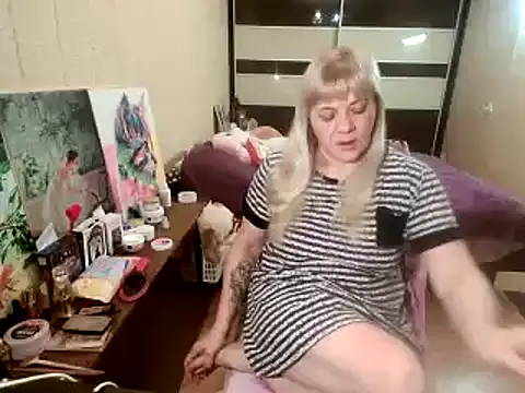 Snapshot of Lia_Laguna77 chatting on December 2025 03:40:02 PM Lia Laguna77 online show from December 2025 03:40:02 PM