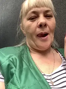 Snapshot of Lia_Laguna77 chatting on June 2026 06:37:02 AM Lia Laguna77 online show from June 2026 06:37:02 AM