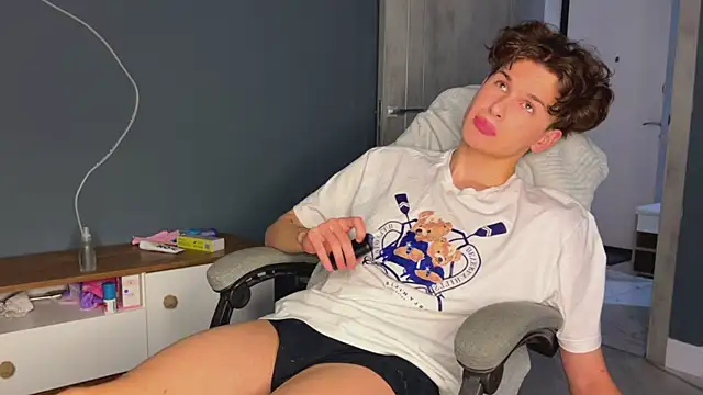 alyx garden online show from December 2024 08:15:01 PM