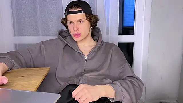 alyx garden online show from April 2026 06:02:02 PM