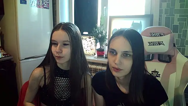 Snapshot of BlackHe4rts_ chatting on February 2025 03:08:02 AM BlackHe4rts online show from February 2025 03:08:02 AM