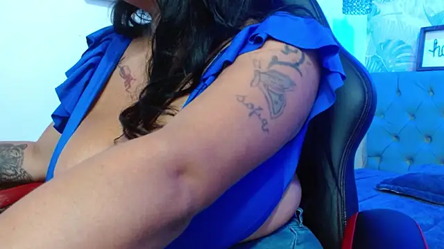 Snapshot of violletha chatting on October 2025 12:46:02 PM violletha online show from October 2025 12:46:02 PM