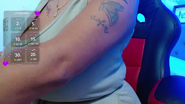 Snapshot of violletha chatting on October 2025 12:39:02 PM violletha online show from October 2025 12:39:02 PM