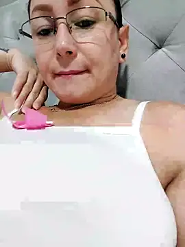 milly sanchez online show from June 2026 06:57:02 PM