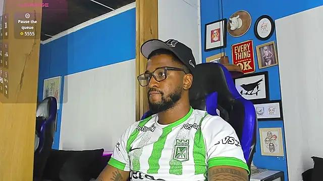 Snapshot of Drake_Nassir4 chatting on September 2025 09:07:02 PM Drake Nassir4 online show from September 2025 09:07:02 PM