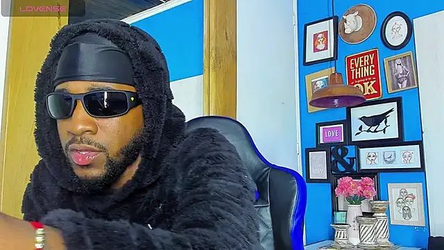 Snapshot of Drake_Nassir4 chatting on October 2025 09:54:02 PM Drake Nassir4 online show from October 2025 09:54:02 PM