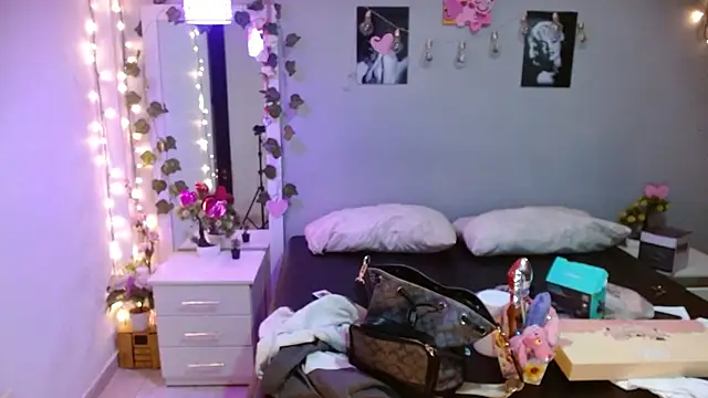 Kimandyuk online show from March 2025 08:08:01 PM